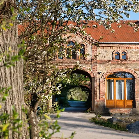 酒店 Historisches Rittergut Hexenburgbeidresden Nahe Sachsische Schweiz, Dresden - Mit Badeteich Großharthau