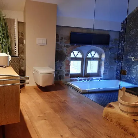 Historisches Rittergut Hexenburgbeidresden Nahe Sachsische Schweiz, Dresden - Mit Badeteich Großharthau