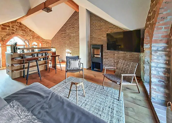 Hotel Historisches Rittergut Hexenburgbeidresden Nahe Sachsische Schweiz, Dresden - Mit Badeteich